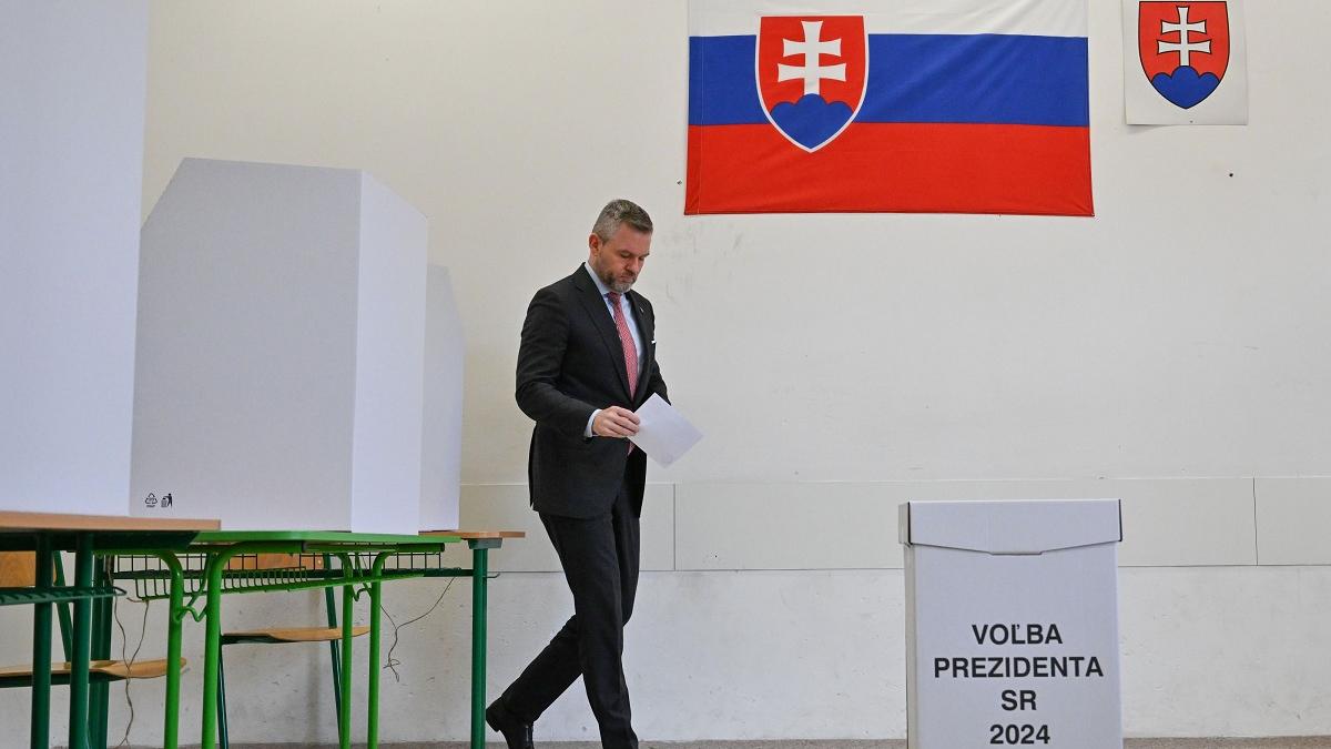 Pellegrini şi Korcok, în turul al doilea al prezidenţialelor din Slovacia
