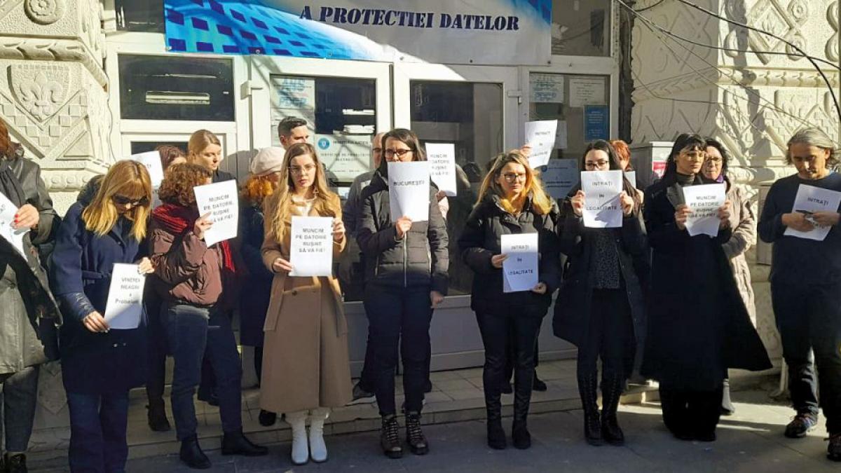 Consilierii de probațiune intră din nou în greva foamei. De 10 ani au veniturile diminuate ilegal