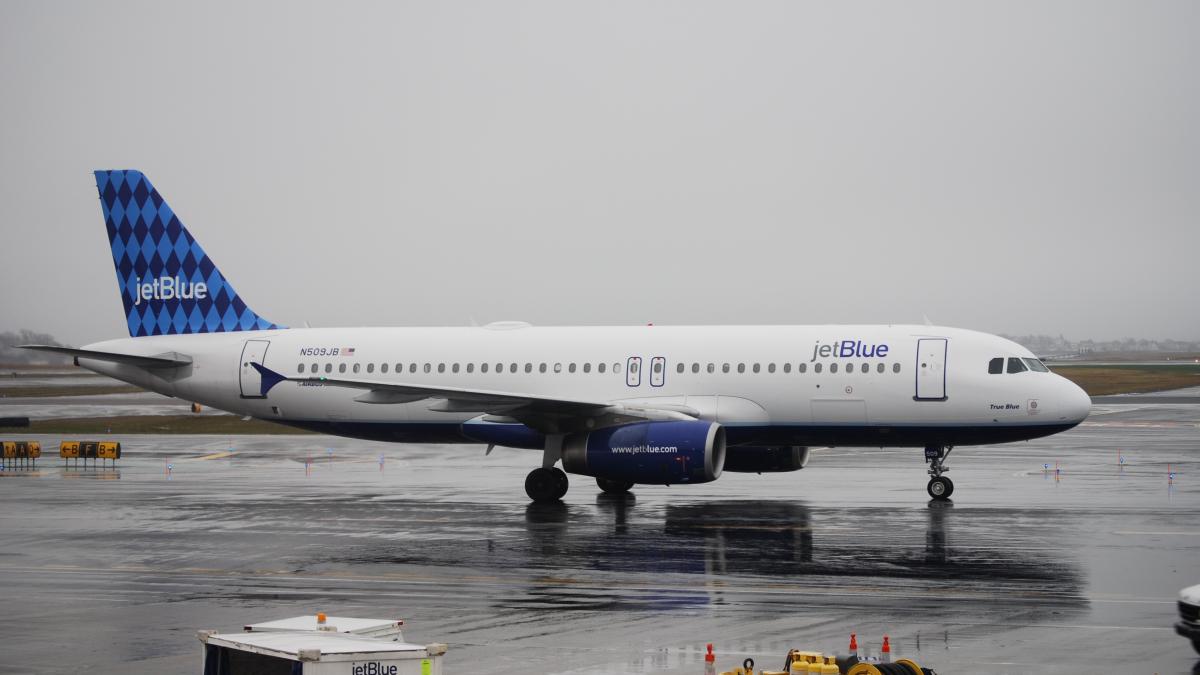 Pista de aterizare a Aeroportului din Oradea a fost extinsă