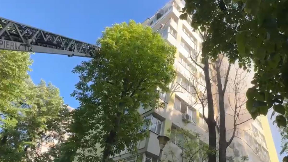incendiu puternic apartament bucuresti evacuare autoscara