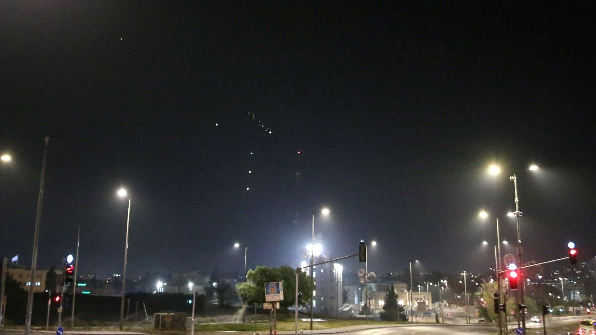 Război în Orientul Mijlociu: Iranul a tras cu sute de drone și rachete asupra Israelului. Marcel Ciolacu: Suntem pe deplin solidari cu poporul israelian 