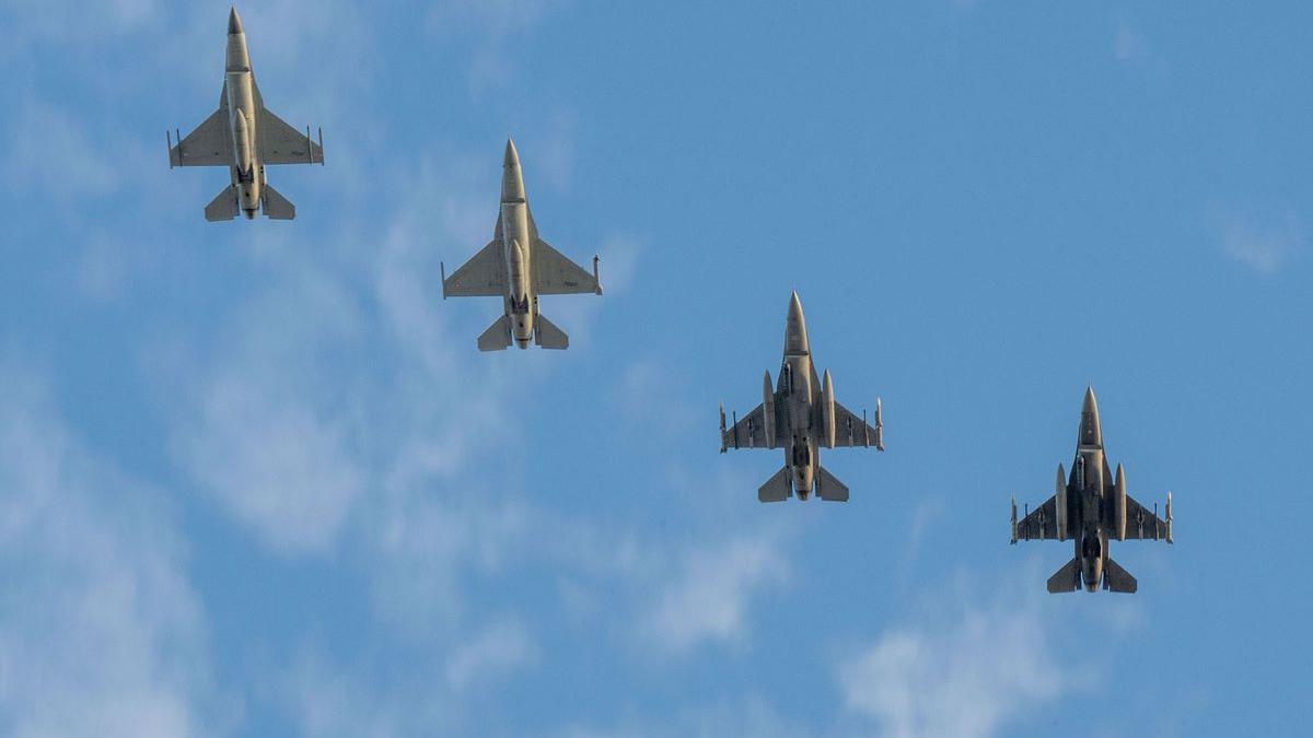 Armata americană a distrus 80 de drone și 6 rachete în weekend, lansate din Iran și Yemen