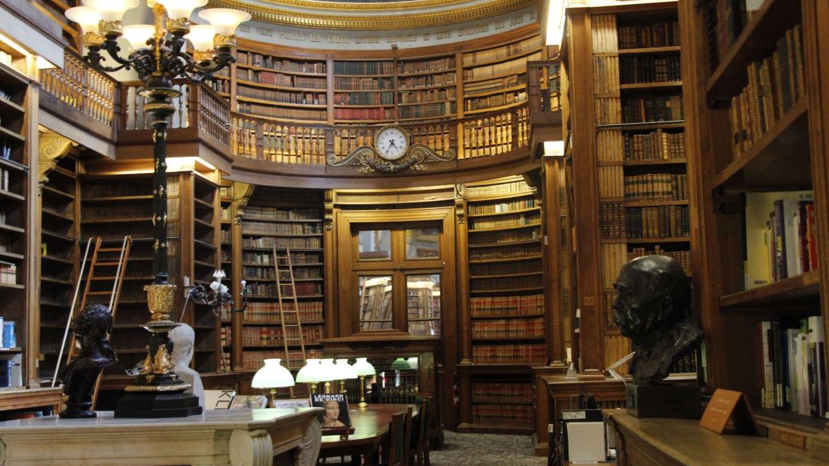 Alertă la Biblioteca Națională a Franței! Patru cărți ar putea conține arsenic