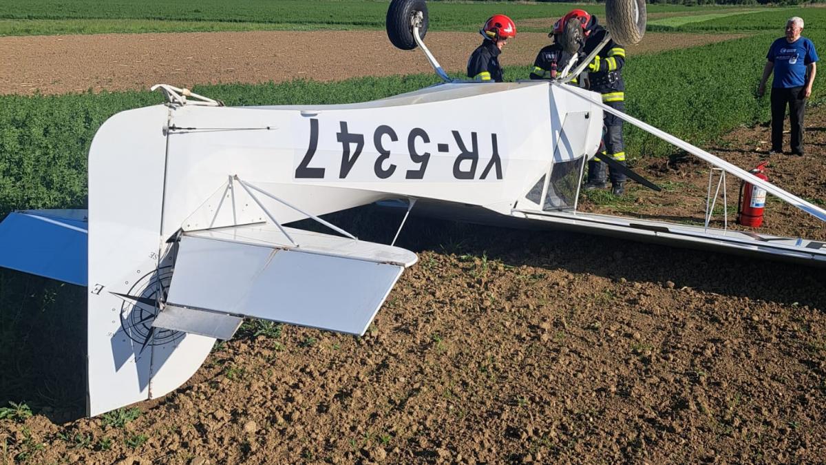 Incident aviatic în Alba! Un aparat de mici dimensiuni a aterizat forțat