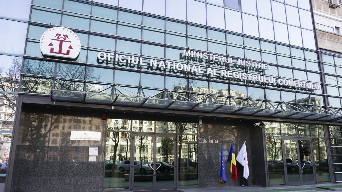 Protest spontan la Registrul Comerțului: Activitate suspendată în București și în țară
