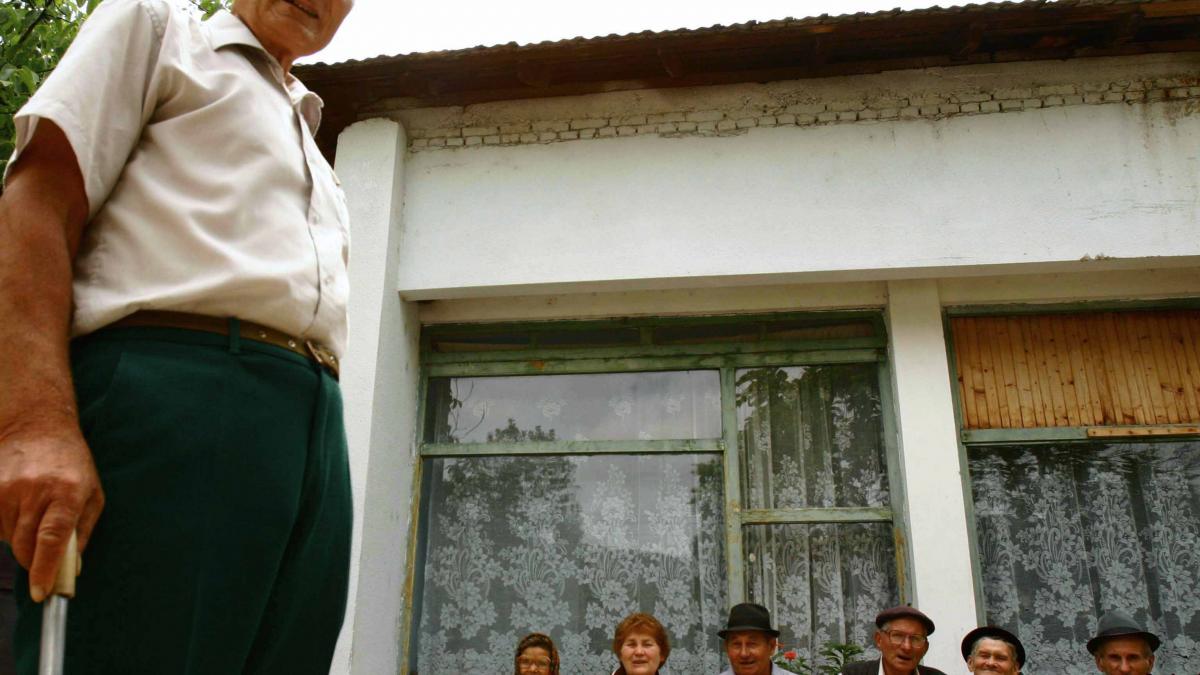 Pensii mai mari pentru foștii CAP-iști și mai puțini ani de muncă pentru mame