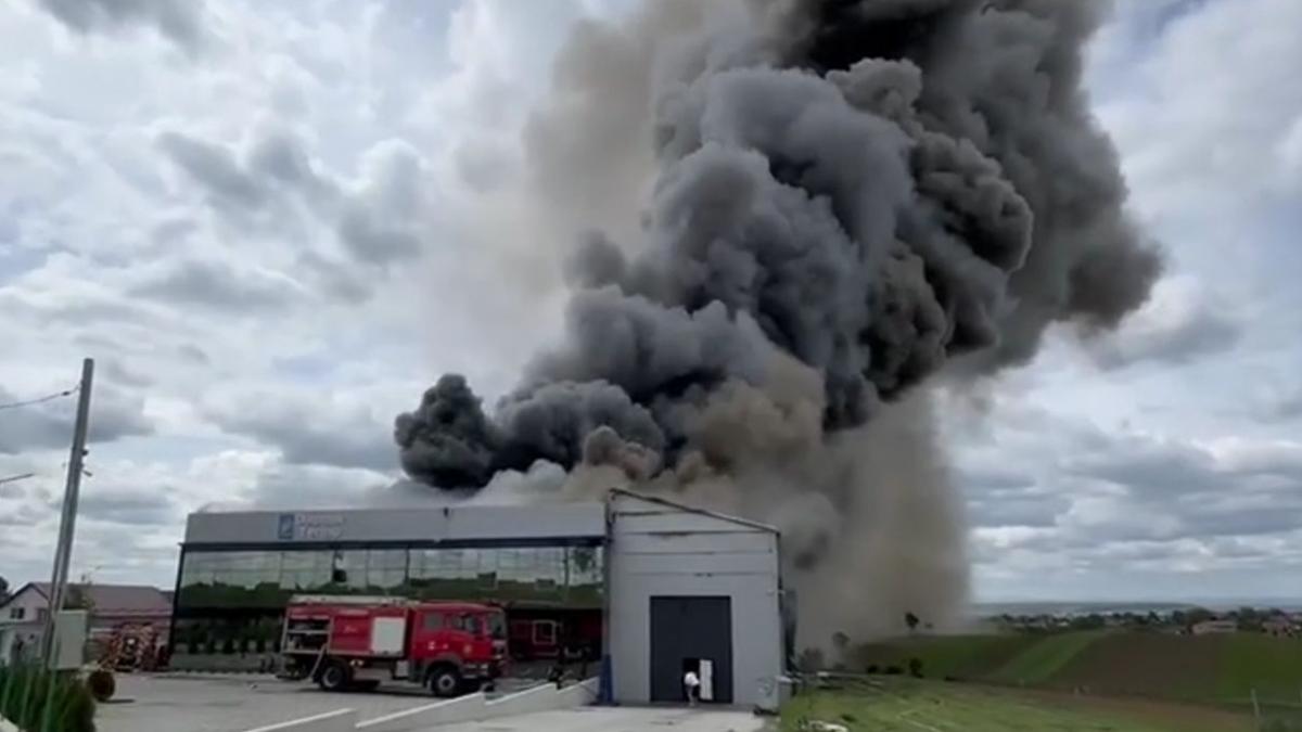 incendiu hala producator tamplarie pvc salcea judetul suceava mesaj ro alert