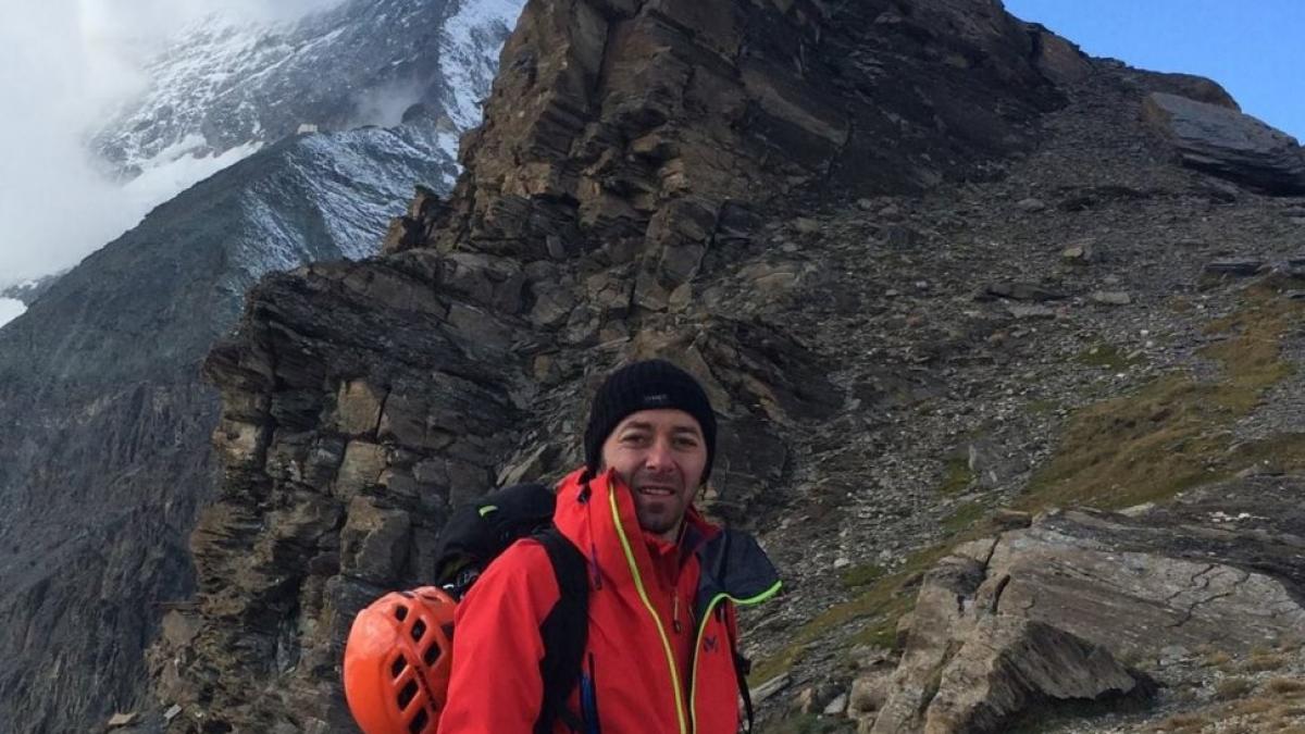 Tragedie pe munte. Un alpinist român a murit într-o tabără pe Everest