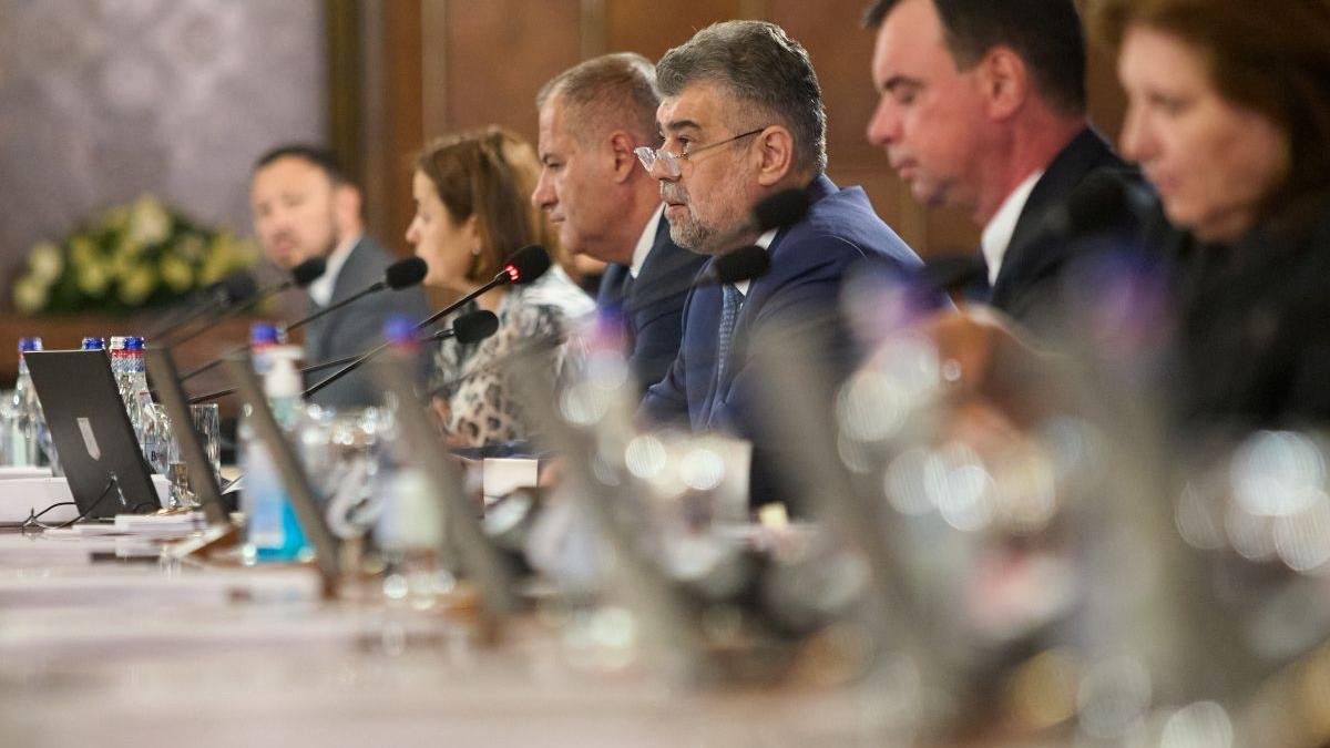 Guvernul aprobă majorarea cu 10% a salariilor unor categorii de bugetari