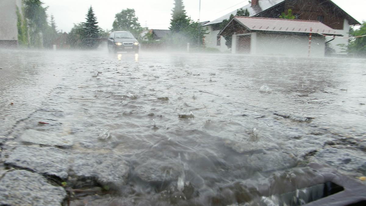 Alertă imediată de ploi torențiale. Iată lista localităților afectate