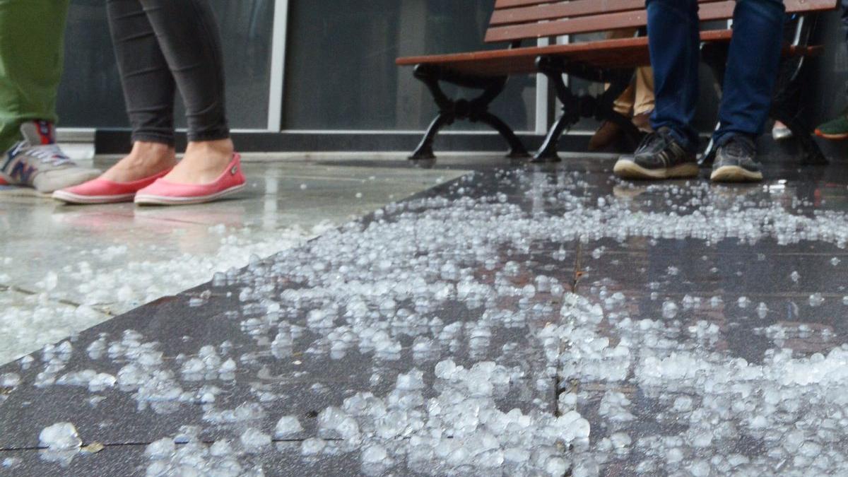 UPDATE Alertă meteo imediată de vijelii, ploi torențiale și grindină. Iată lista localităților afectate