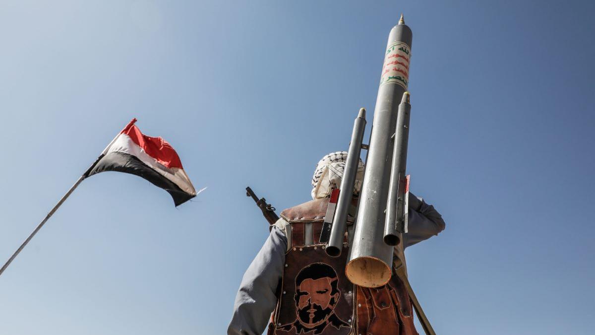Houthi revendică atacuri asupra mai multor nave din trei mări diferite