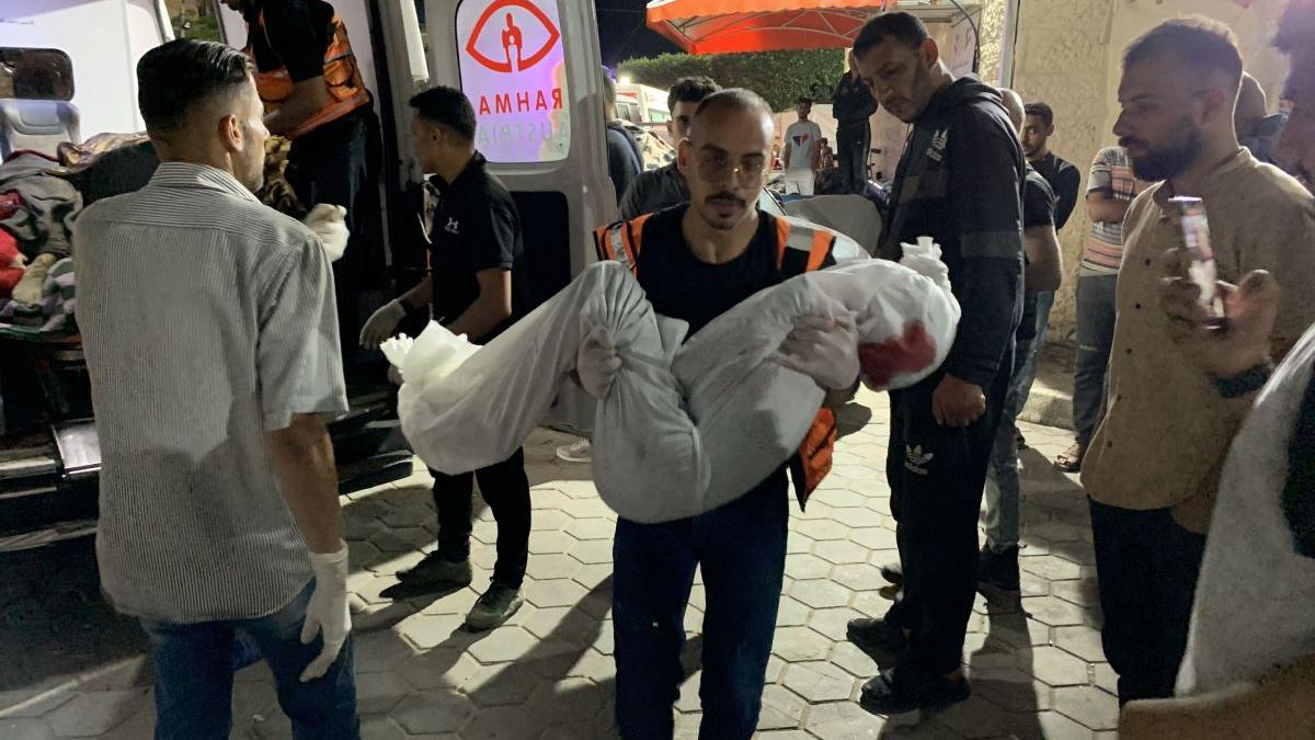 Peste 30 de angajați ai Societății Semilunii Roșii Palestiniene au fost uciși în Gaza