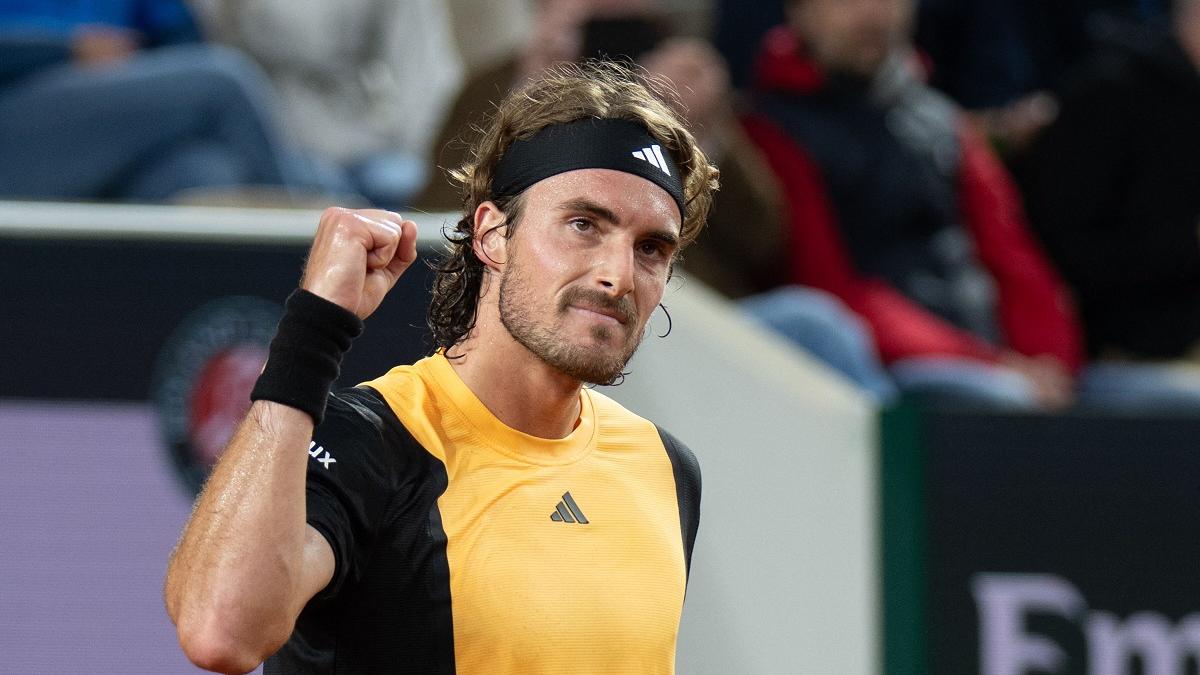 Stefanos Tsitsipas a trecut în sferturi de finală la Roland Garros