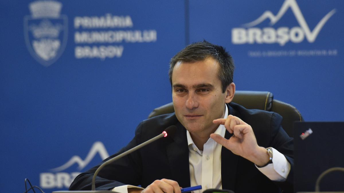Allen Coliban elimină panourile publicitare amplasate ilegal în Brașov