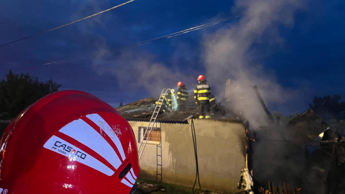 Incendiu la fabrica de îmbuteliere a apei minerale din localitatea Borsec