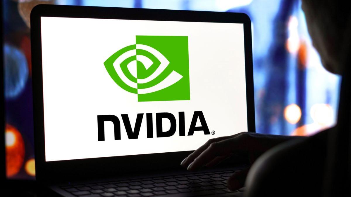 Acţiunile Nvidia scad abrupt din maximele istorice. Compania a pierdut sute de miliiarde în doar câteva ore