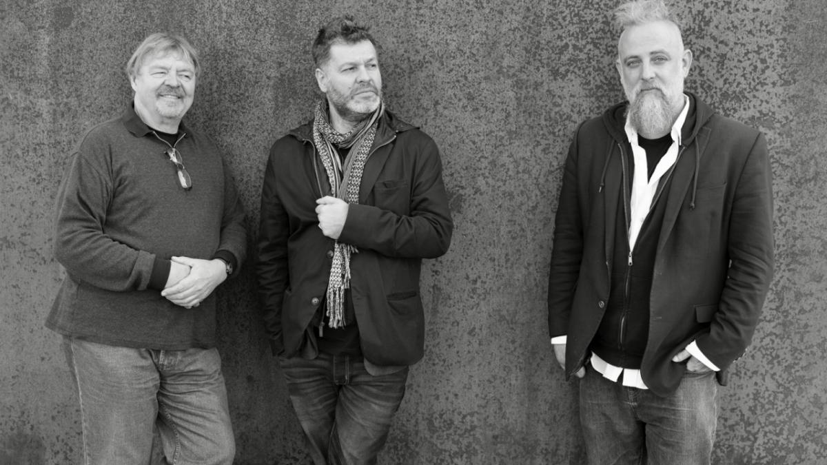 Trei improvizatori de calibru global, John Surman, Mat Maneri și Lucian Ban, reinterpretează colecția de folclor a lui Bartók la Ateneul Român, doar astăzi, 25 iunie