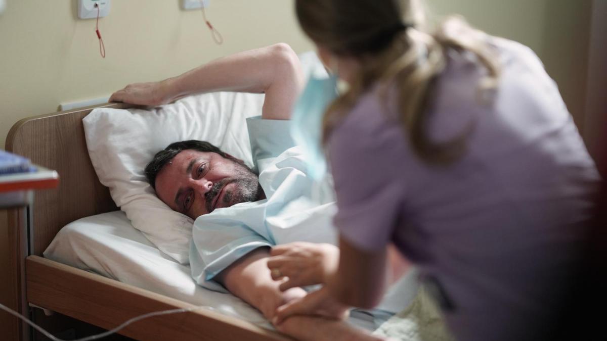 Criză în spitale. Lipsa personalului închide secții întregi