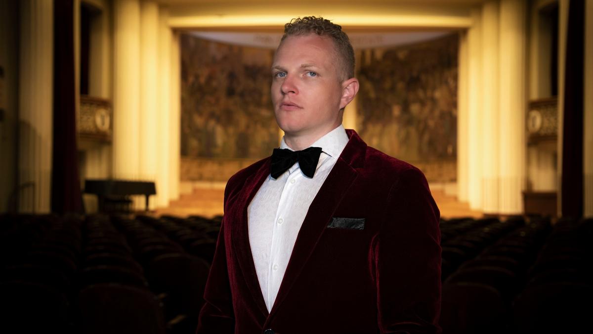 Tenorul ȘTEFAN von KORCH  în  pragul debutului în Carmina Burana pe scena Palermo Classica