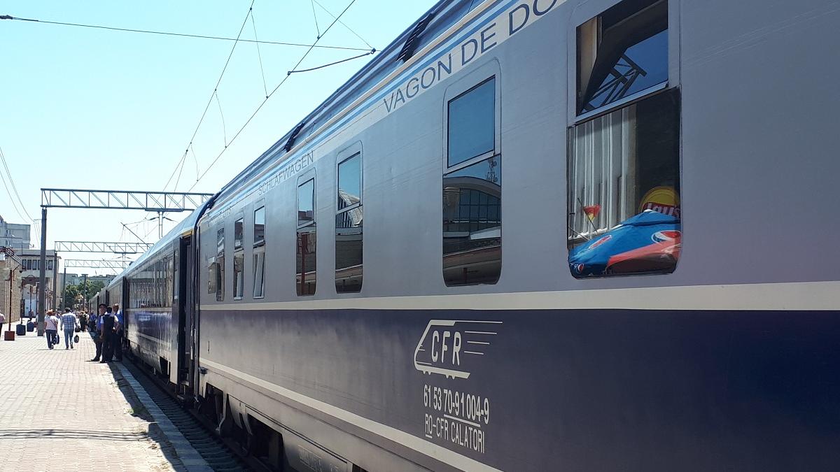 Incendiu de vegetație. Circulația trenurilor este blocată pe Magistrala 800 București - Constanța