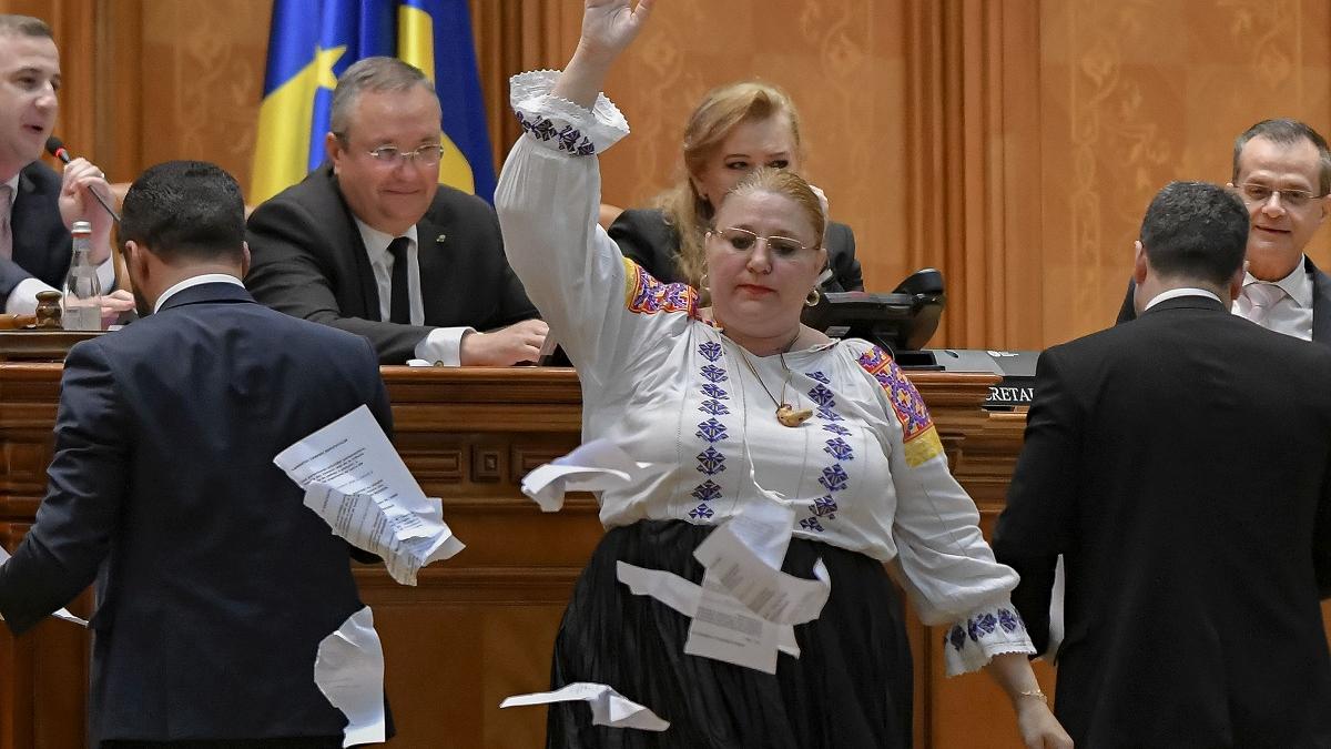 diana iovanovici sosoaca evacuata sala de plen parlamentul european