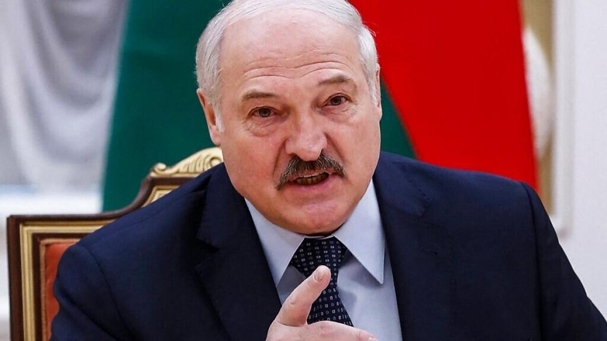 Lukaşenko sugerează că deţinuţii politici ar putea fi folosiţi la înlăturarea pagubelor provocate de o furtună
