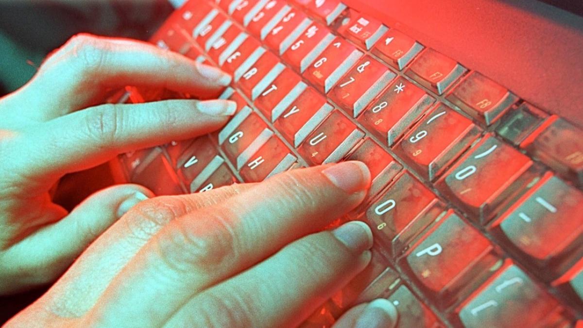 Alertă de hackeri la Booking: Infractorii cibernetici trimit mesaje false în numele cunoscutei platforme