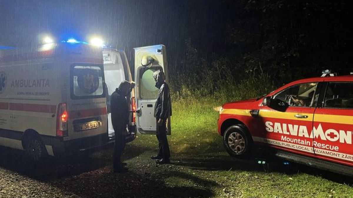 Un turist în stare avansată de ebrietate a căzut pe treptele Cabanei Curmătura și s-a rănit grav