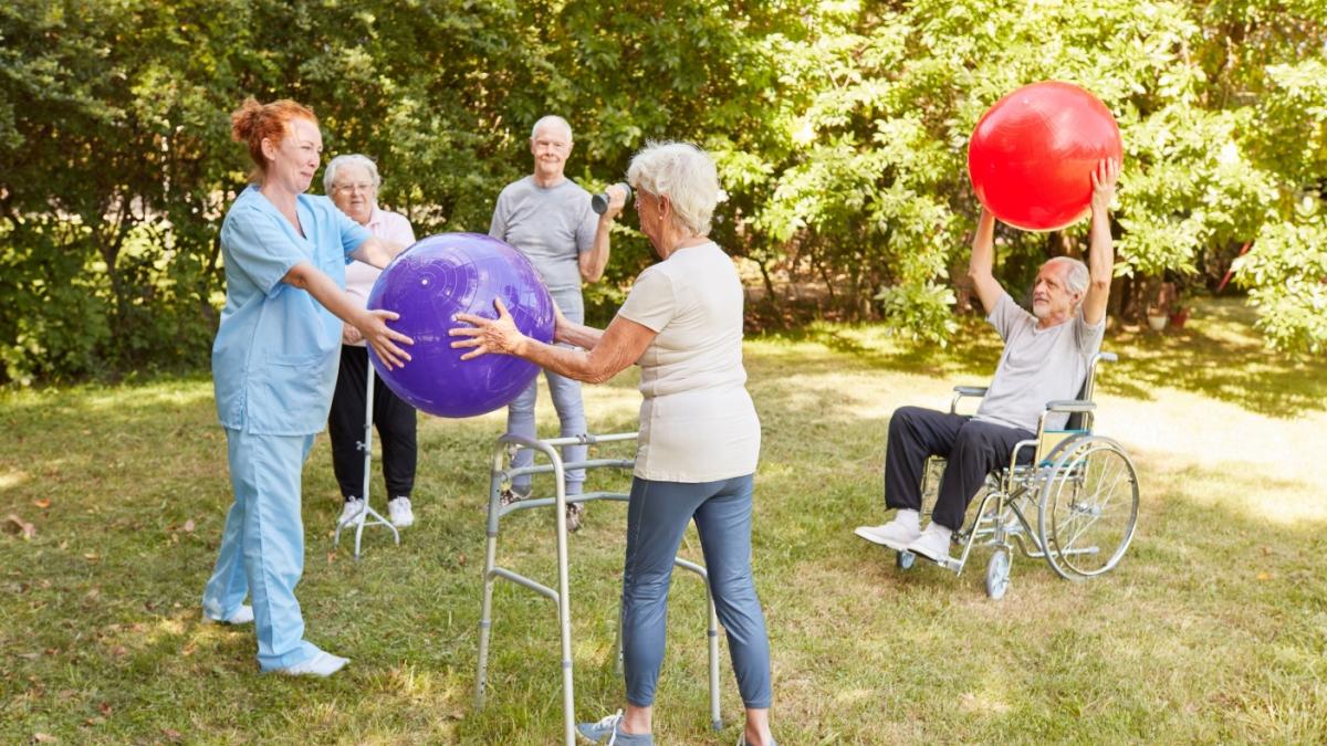 Cele mai eficiente exerciții de recuperare neurologică pentru pacienții post-AVC