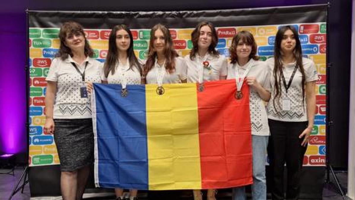 Două medalii de argint și două de brinz la Olimpiada Europeană de Informatică pentru Fete