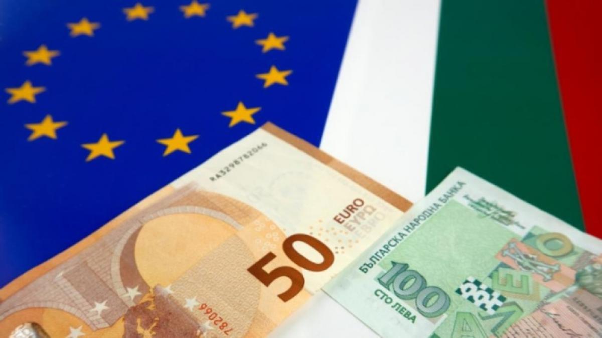 Bulgaria trece la euro, până în 2026