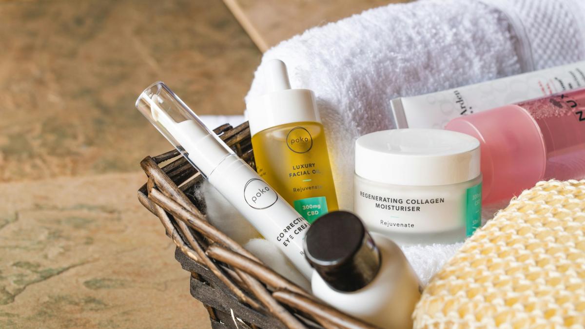 Alegerea corectă a produselor de îngrijire: De la SPF 50 la cremă anti-coșuri