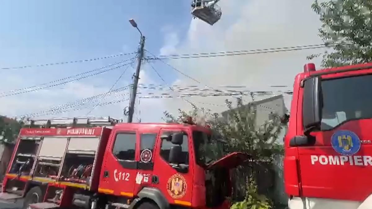 Femeie de 71 de ani, salvată după ce a căzut în fântână