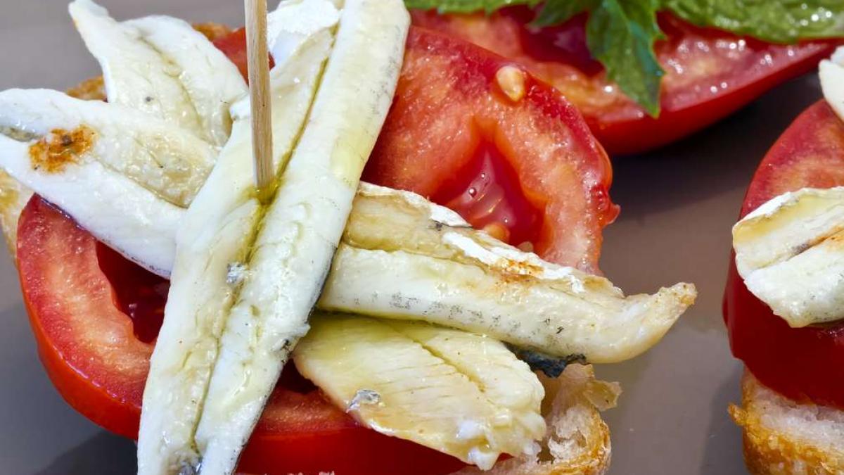 Cum să mănânci gras pentru a rămâne slab: Alimentele care elimină grăsimea în mod natural