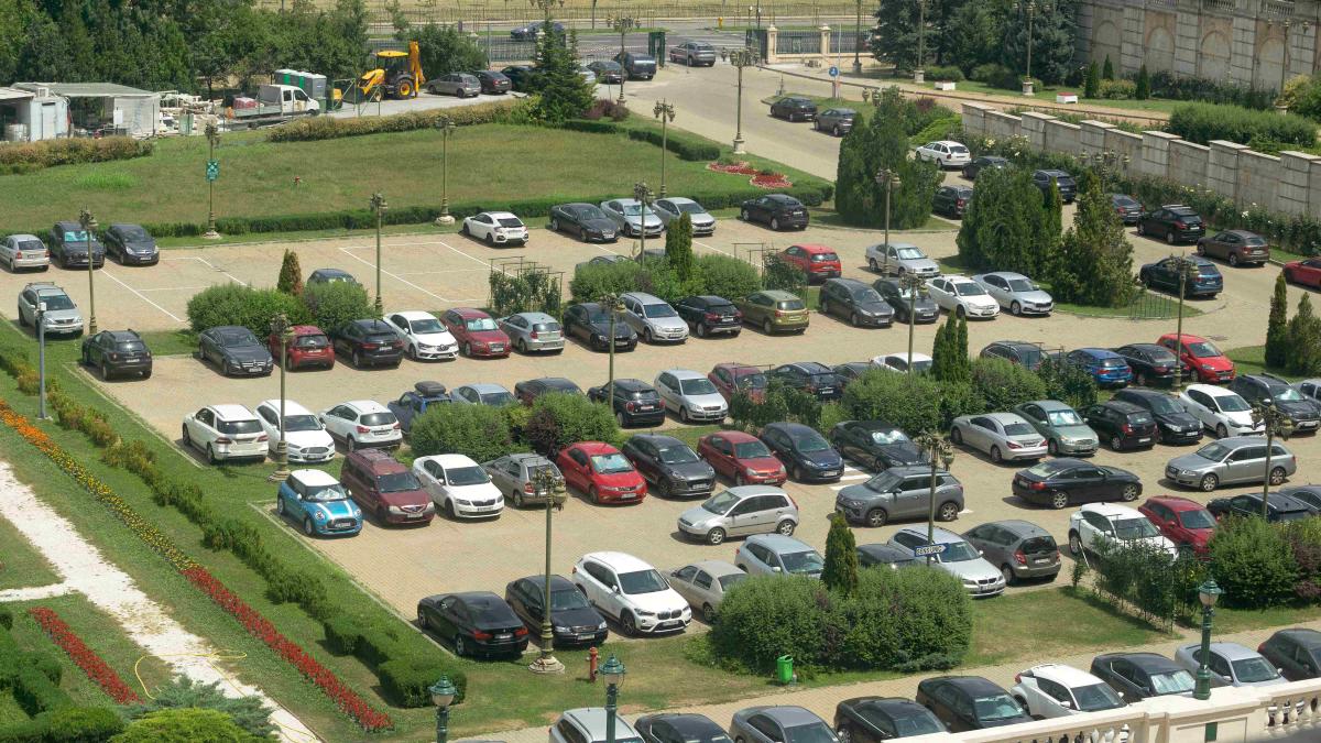 Firma oficială a SRI va monta barierele inteligente de acces cu mașina la Palatul Parlamentului. Afacere fără licitație, cu un singur ofertant câștigător