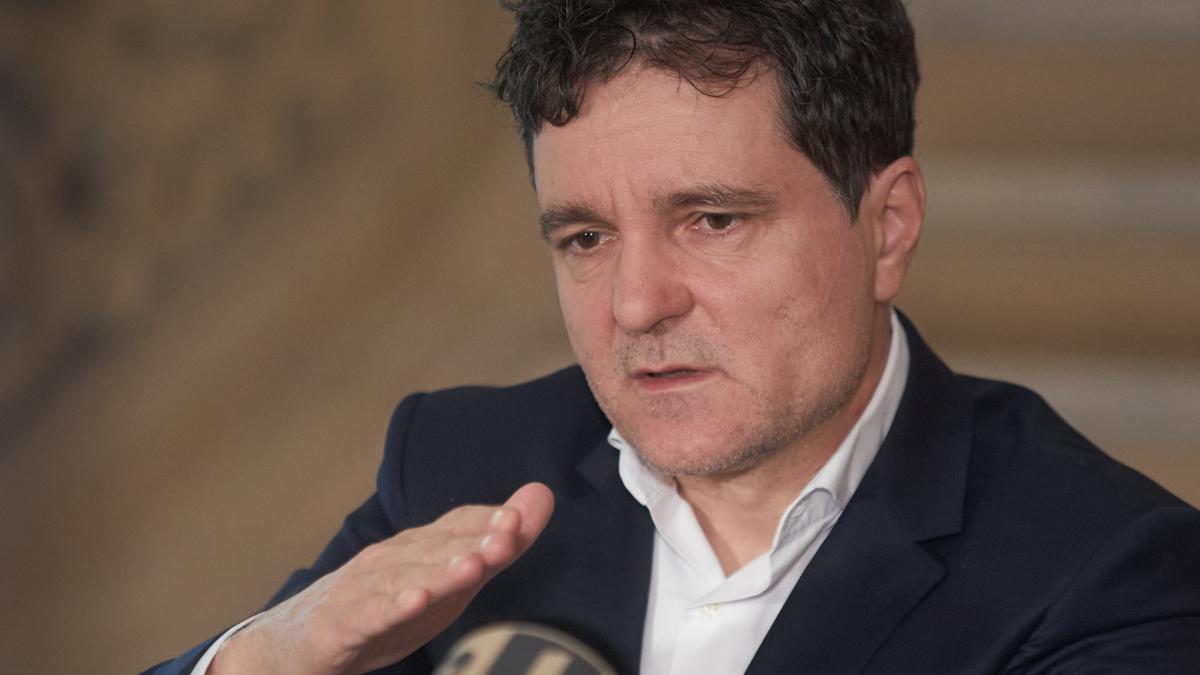 Nicuşor Dan: De azi voi semna eu avizele de circulaţie pentru PUZ-uri, PUD-uri şi autorizaţii de construire