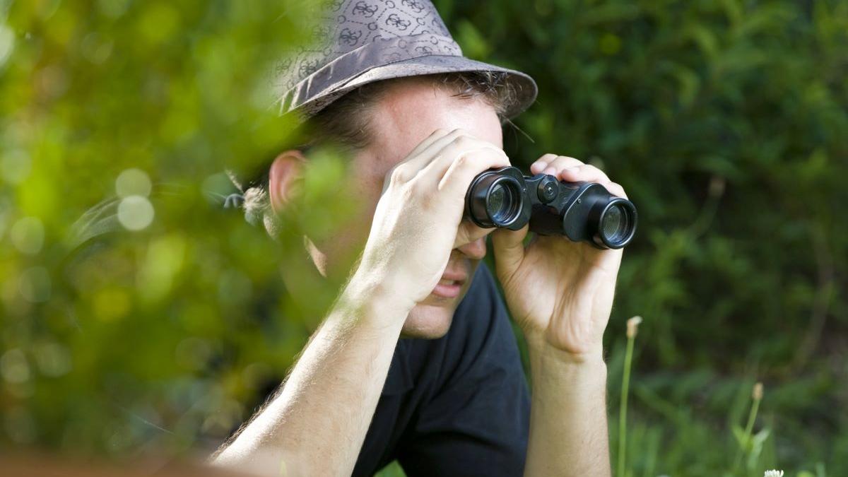 Ce înseamnă când visezi că ești urmărit: Interpretări și semnificații