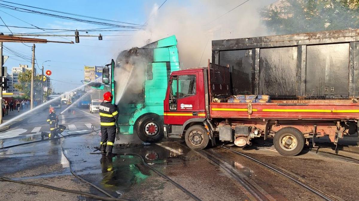 Accident rutier, urmat de incendiu, în municipiul Iaşi