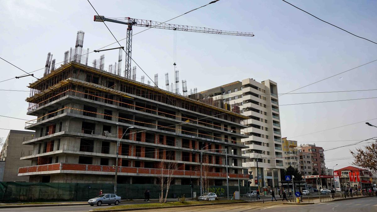 Vrei casă? Te costă salariul pe 6 ani. Creditele ipotecare s-au scumpit anul trecut 