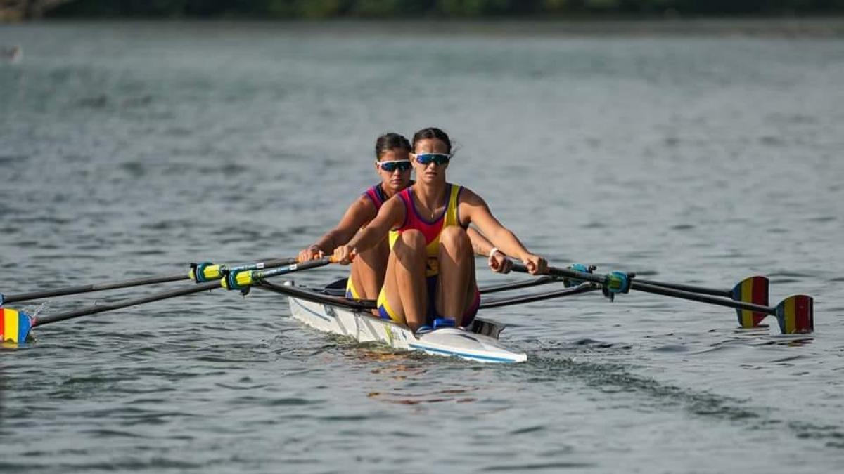 Un nou aur pentru România la Campionatele Mondiale de canotaj pentru tineret U23. Echipajul românesc a stabilit  un nou record mondial de tineret  în proba feminină de dublu vâsle
