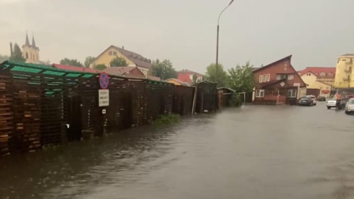 România, între inundații și secetă: Dobrogea sub ape, Moldova suferă de lipsa apei
