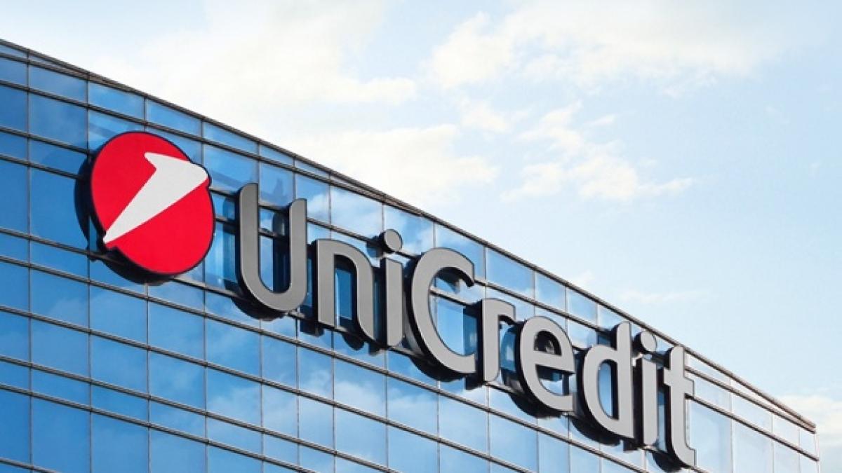 UniCredit deţine 9% din Commerzbank şi anunţă negocieri pentru fuziune