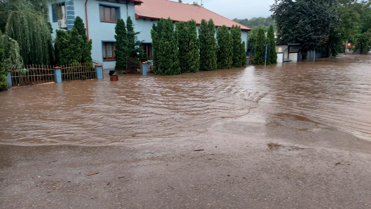 Alertă imediată Cod roșu de ploi abundente pentru alte șapte localități din Vaslui