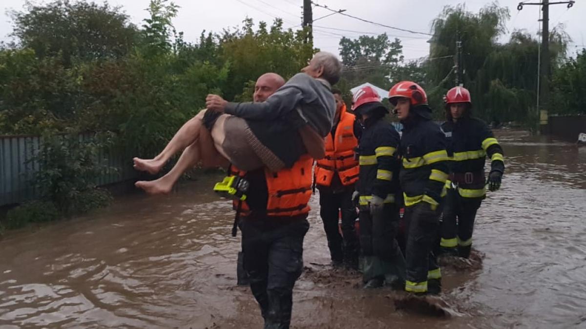 doi oameni morti cod rosu viituri galati ciclon boris ravagii romania