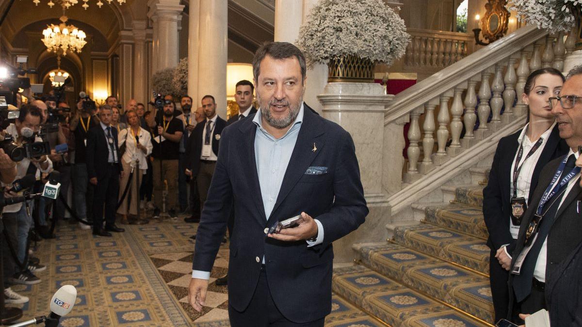 Un procuror cere 6 ani de închisoare pentru vicepremierul Italiei, Matteo Salvini. Ce acuzații i se aduc? 