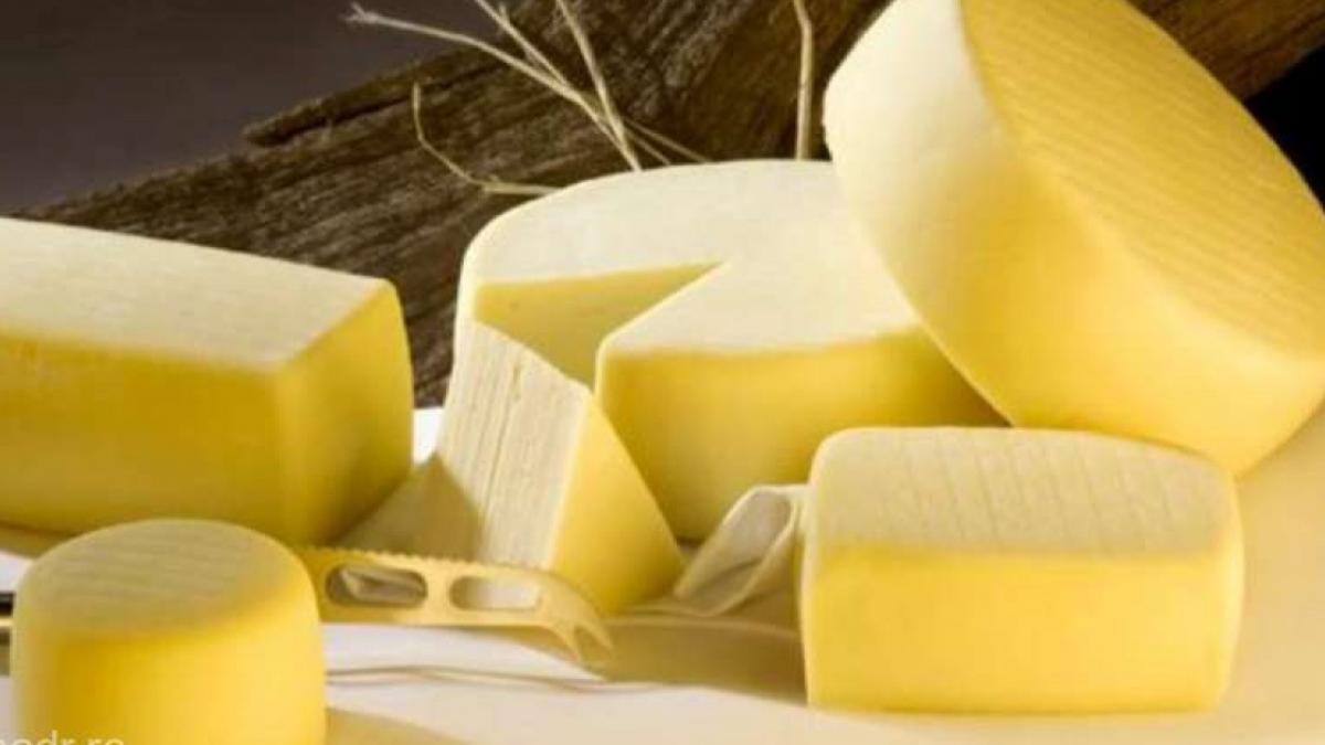 Consumul de brânză în exces ascunde riscuri uriașe pentru sănătate