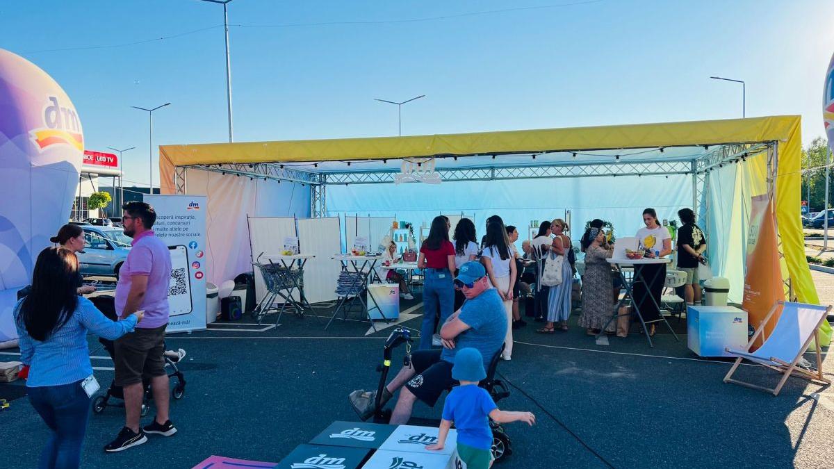 Caravana Sănătății dm, prezentă în 12 orașe. Circa 1.200 de participanți au beneficiat de informații și soluții pentru o viață echilibrată