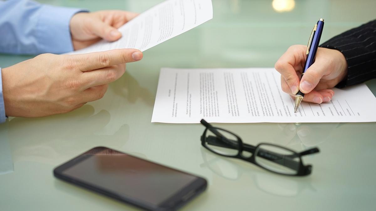 Scăderi semnificative la ratele bancare. Ce trebuie să știi despre refinanțarea creditului