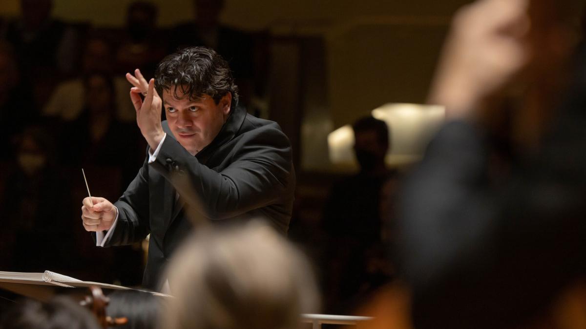 Concursul Enescu 2024: Repetiții deschise publicului la Masterclass-ul de interpretare dirijorală condus de Maestrul Cristian Măcelaru